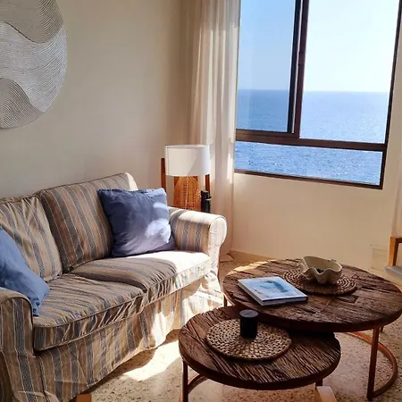 'dos Sirenas' Oceanfront Apartment